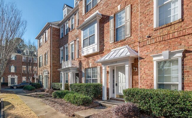Foto del edificio - This Stunning Townhome in the Heart of Ballantyne