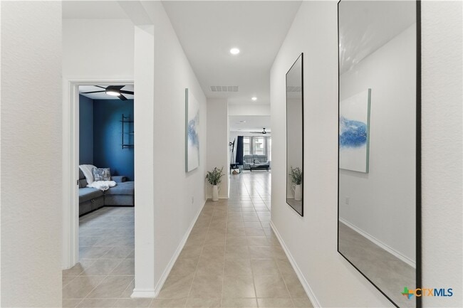 Building Photo - 211 Summit Dr