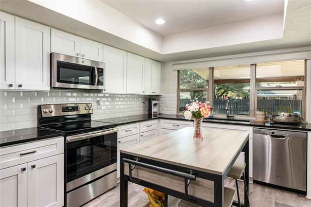 Building Photo - 1000 Middle Cove Dr