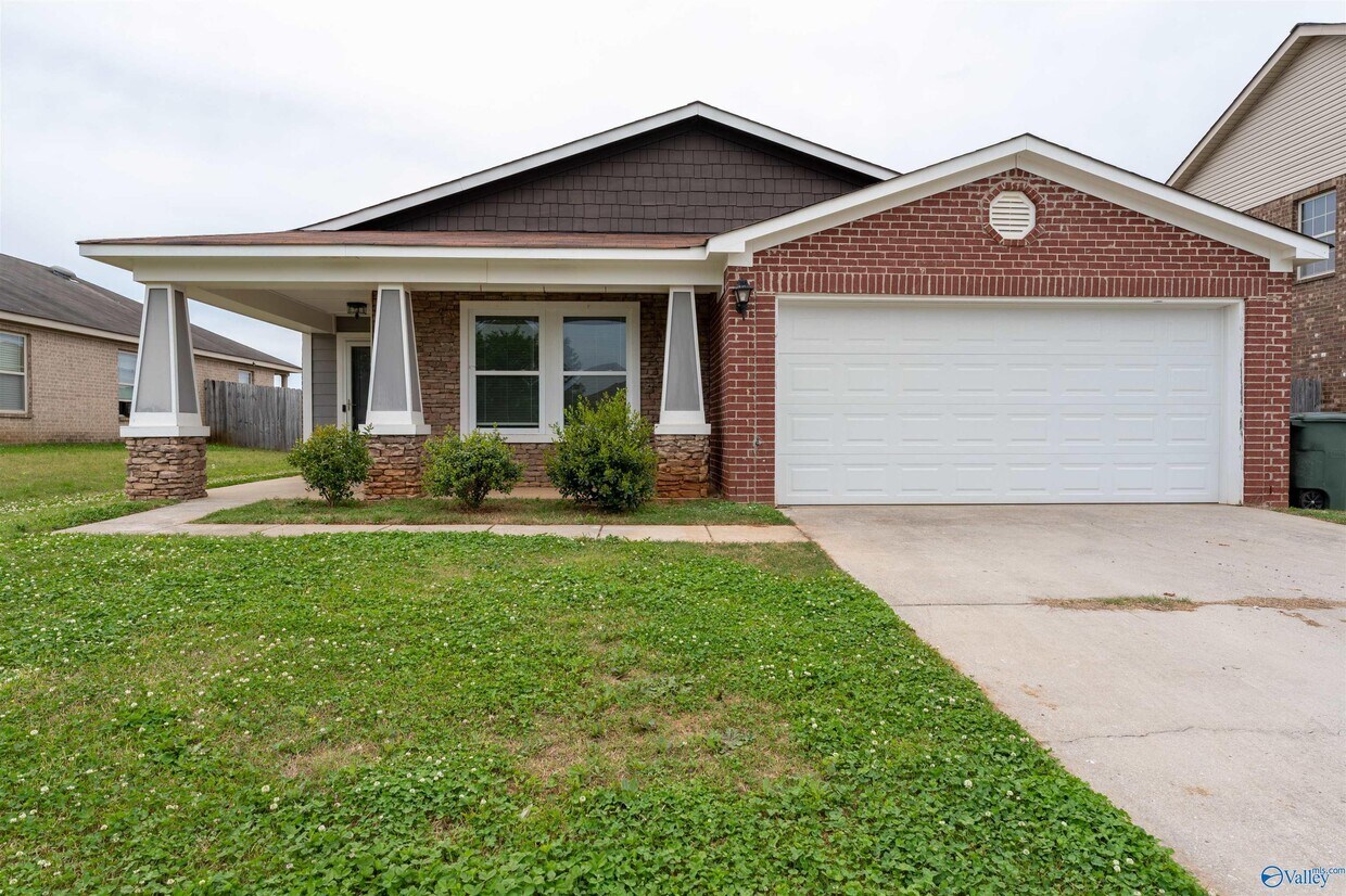 Primary Photo - 3539 Avalon Lake Dr SW