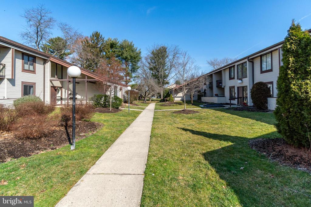 Primary Photo - 10 Avon Dr