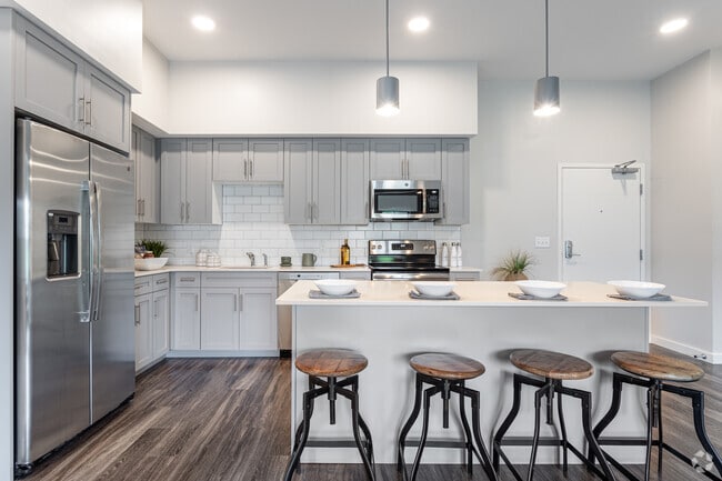 Interior Photo - Oriole Landing