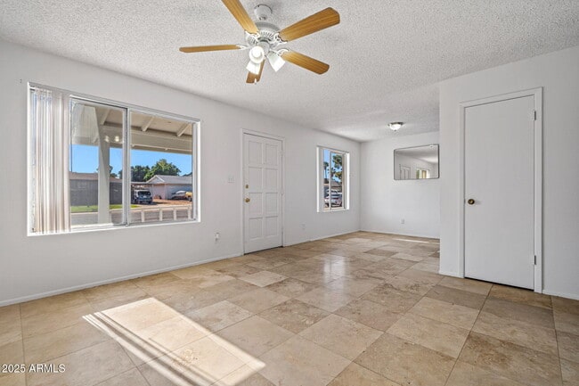 Foto del edificio - 2346 E Shaw Butte Dr