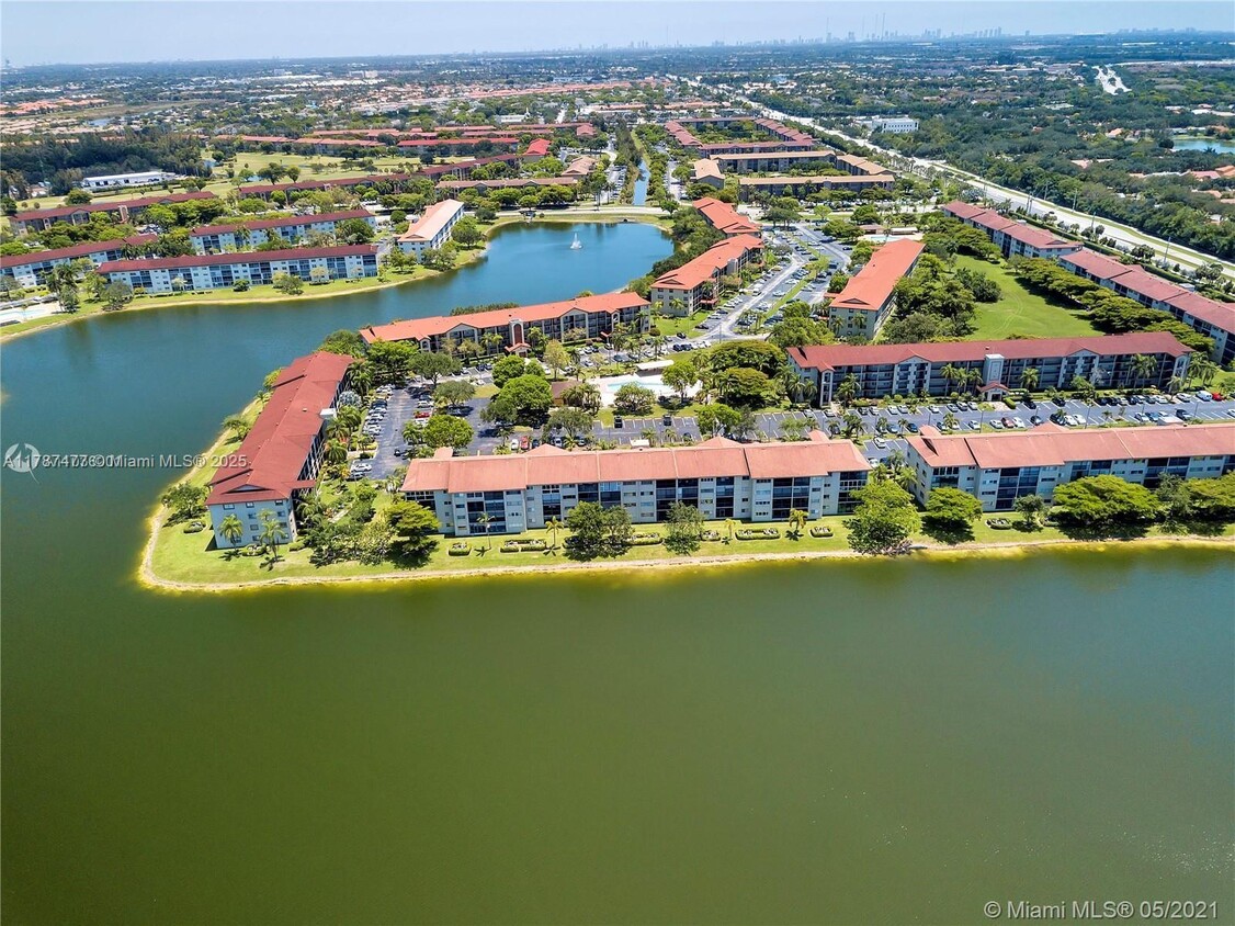 Foto principal - 550 SW 137th Ave