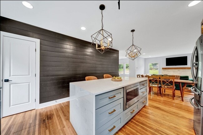 Building Photo - 1571 Blvd Lorraine SW