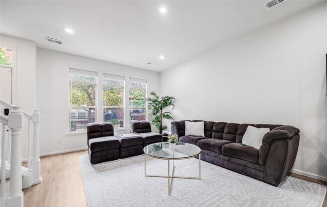 Foto del edificio - Updated 2BD, 2.5BA Townhome in Centennial ...
