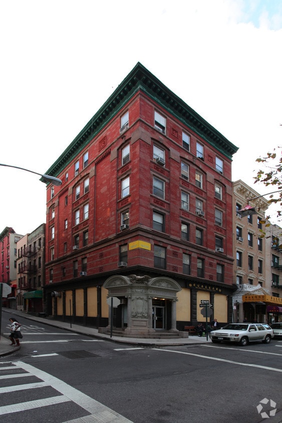 Building Photo - 26 Mulberry St