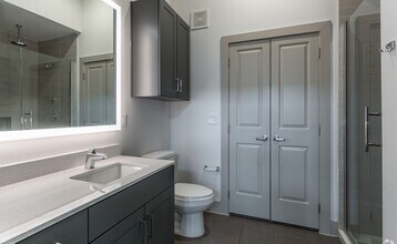 Building Photo - 160 Birdsall St