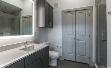 Building Photo - 160 Birdsall St