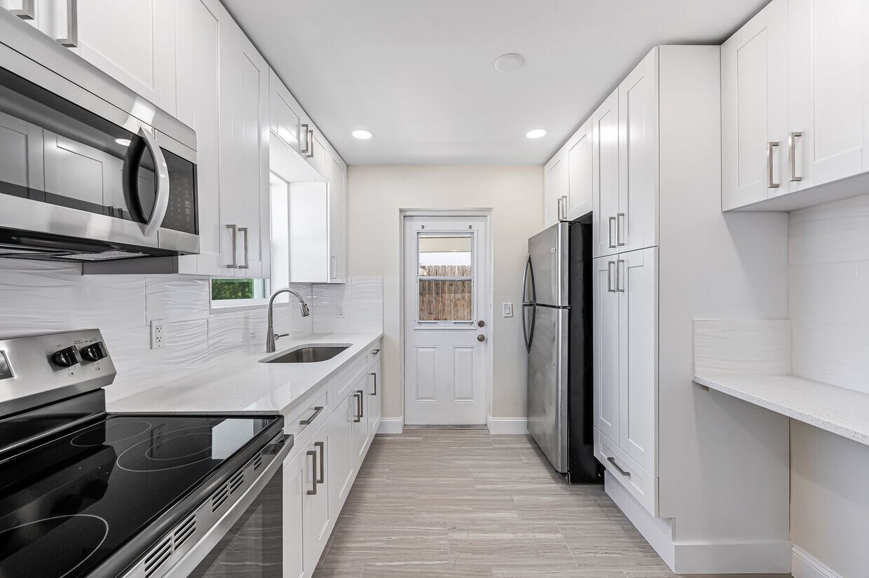 Primary Photo - NEWLY REMODELED 2 Bedroom, 1 Bath Duplex -...