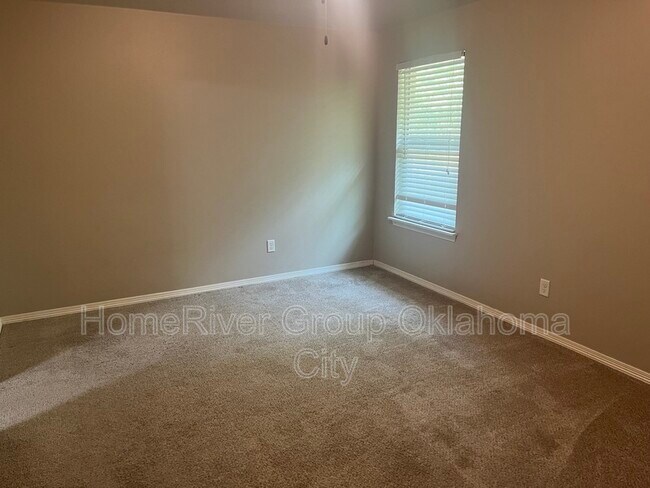 Foto del edificio - 408 Fallview Ct