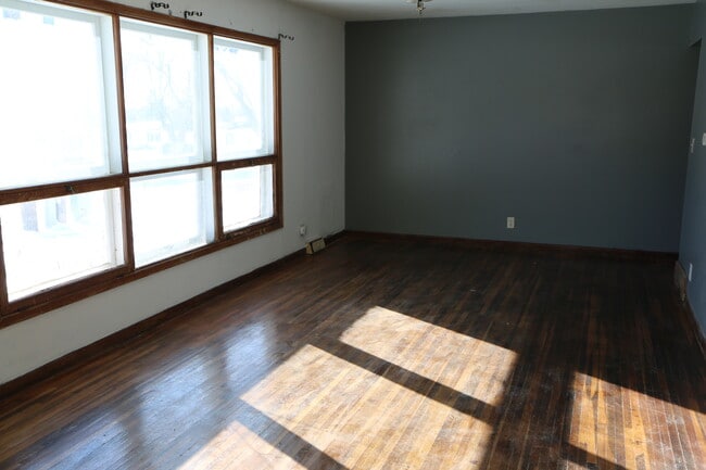 Sala de estar - 3008 E 15th St