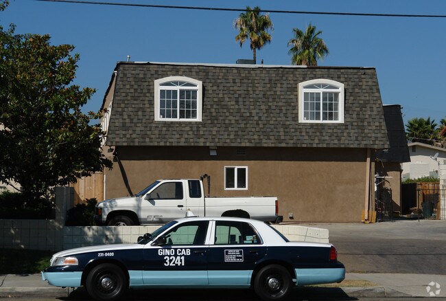 Building Photo - 828 S Magnolia Ave