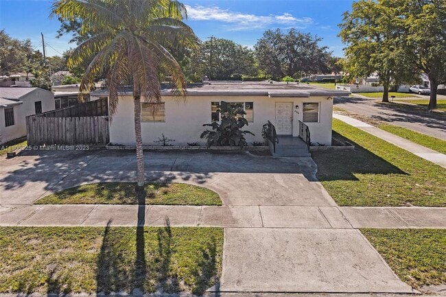 Building Photo - 2546 Coolidge St
