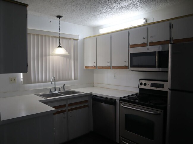 Foto del edificio - CONDO 2Bedroom 2 Bath MOVE IN READY CALL C...