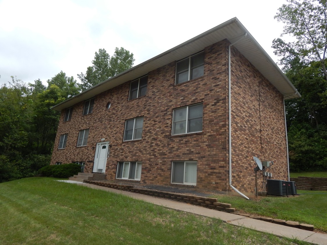 8903 35th St W, Rock Island, IL 61201 Apartments in Rock Island, IL