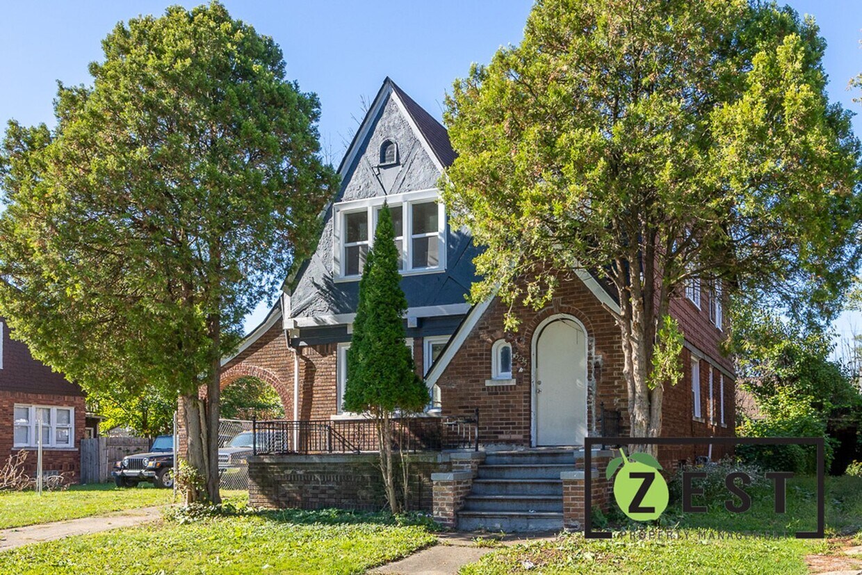 Foto principal - 5235 Haverhill St