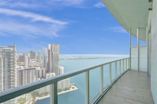 Building Photo - 1900 N Bayshore Dr