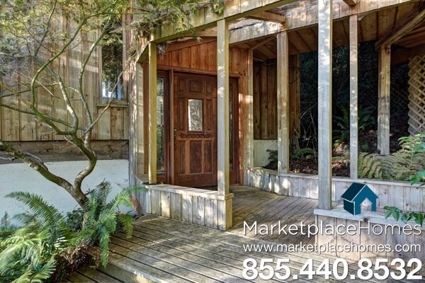 Building Photo - 9858 NE Lafayette Ave