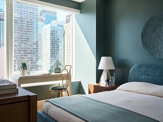 Building Photo - 550 Tenth Avenue
