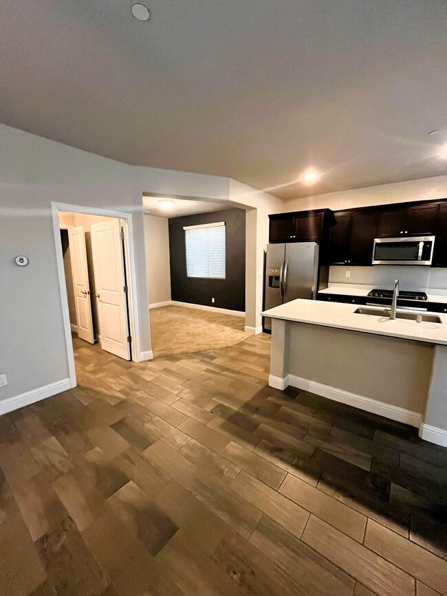 Building Photo - 6212 E Sydney Dr