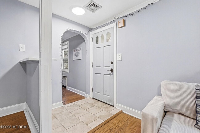 Building Photo - 416 Roosevelt Ave