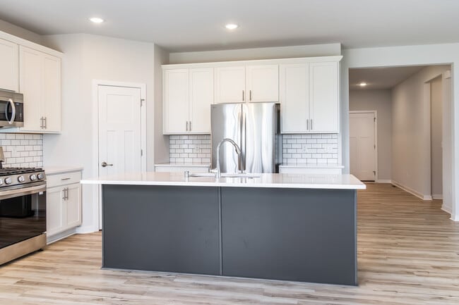 Building Photo - 993 Cascade Cir