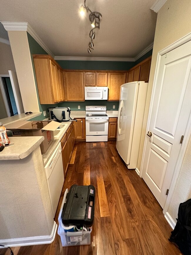 Building Photo - 8035 Lee Dr