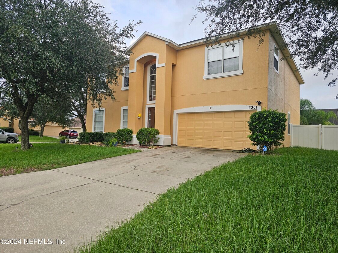 Primary Photo - 3301 Horseshoe Trail Dr