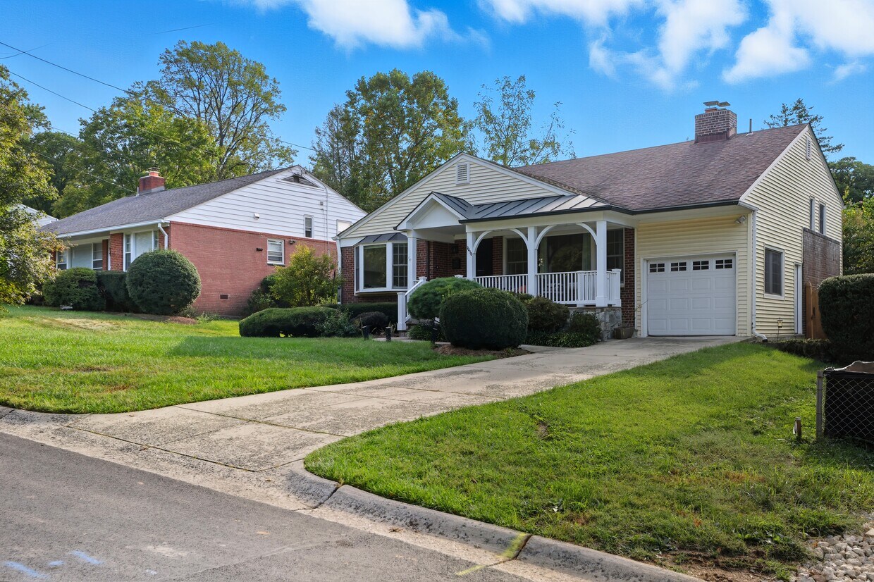 Foto principal - 9418 Balfour Dr
