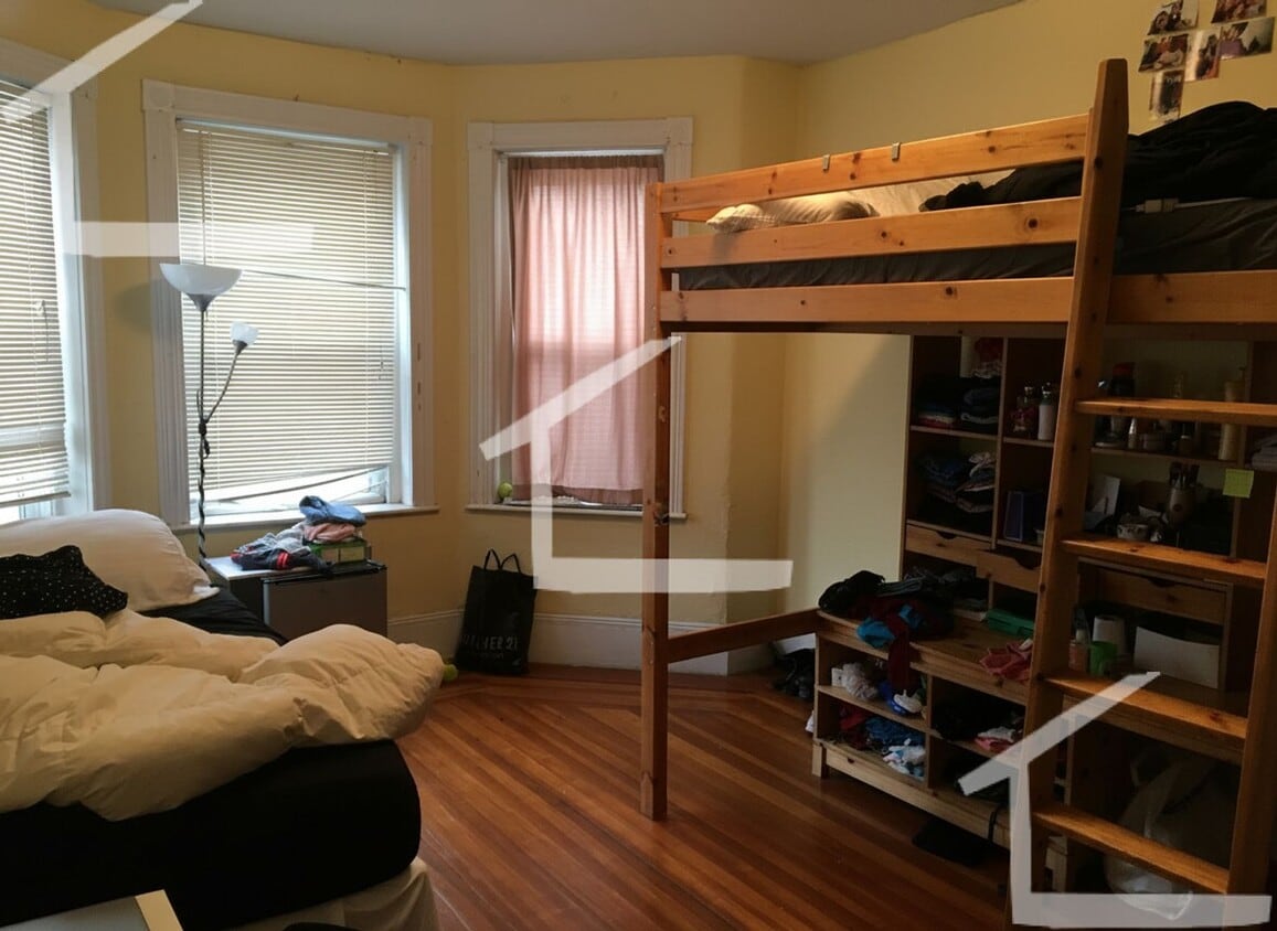 Charming 5 Bedroom-No Broker Fee - Charming 5 Bedroom-No Broker Fee