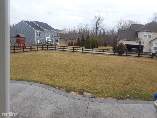 Building Photo - 1334 Autumnview Dr