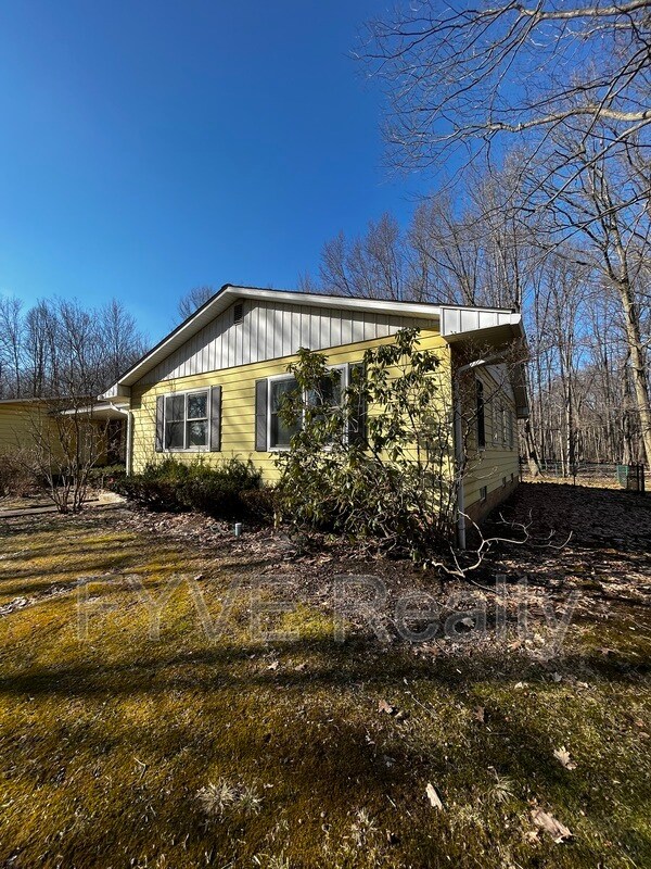 31399 Miles Rd, Chagrin Falls, OH 44022 House Rental in Chagrin Falls