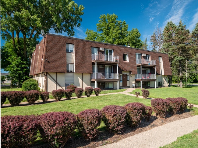 Building Photo - Pinegrove Apartments