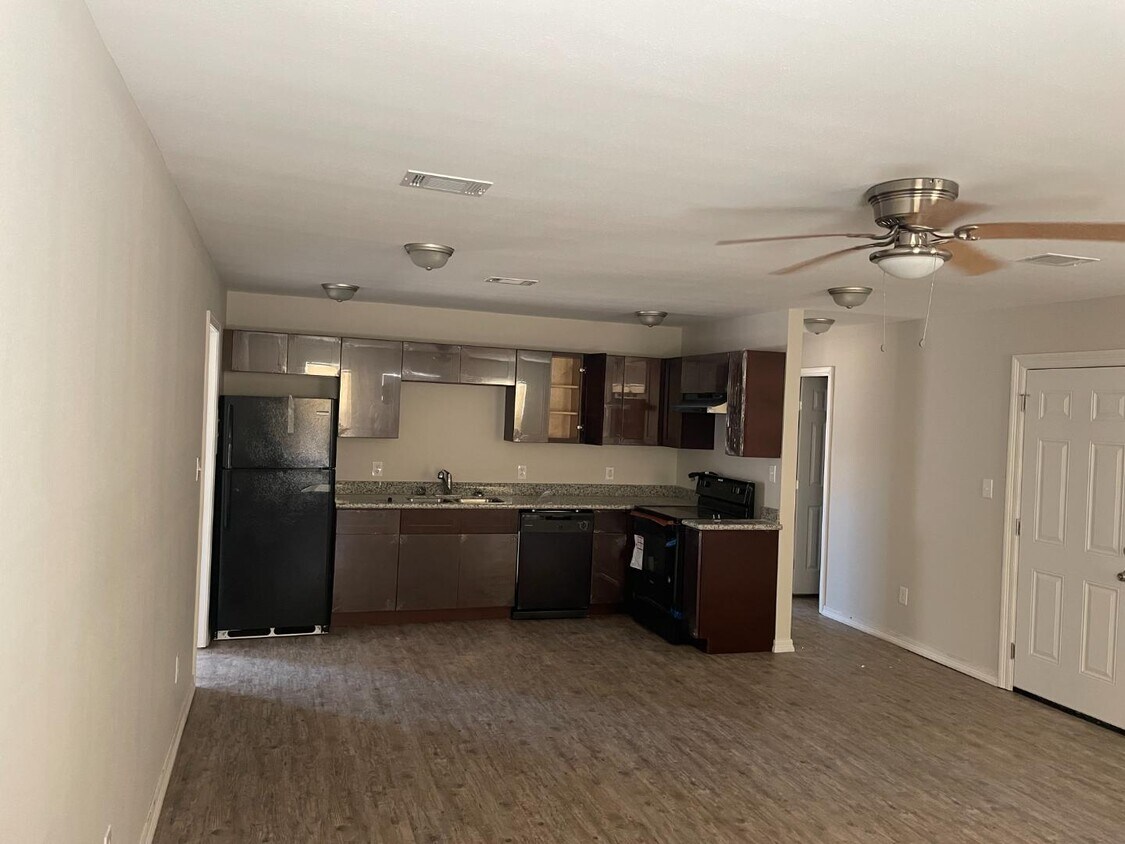 Foto principal - 747 N Nicholson Ave