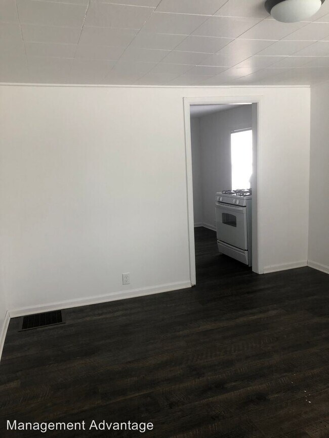 Building Photo - 2 br, 1 bath House - 127 Washington Street