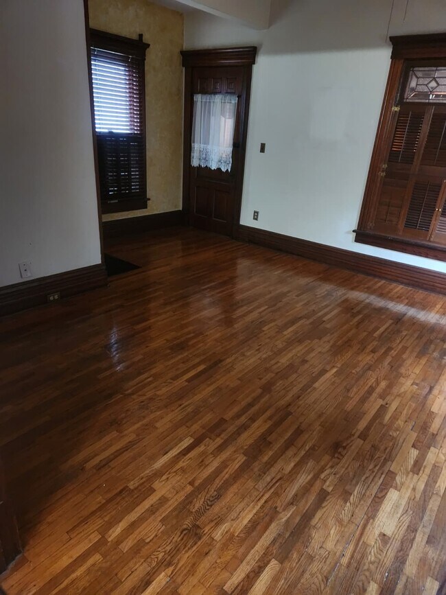 Foto del edificio - 1120 E Jackson St