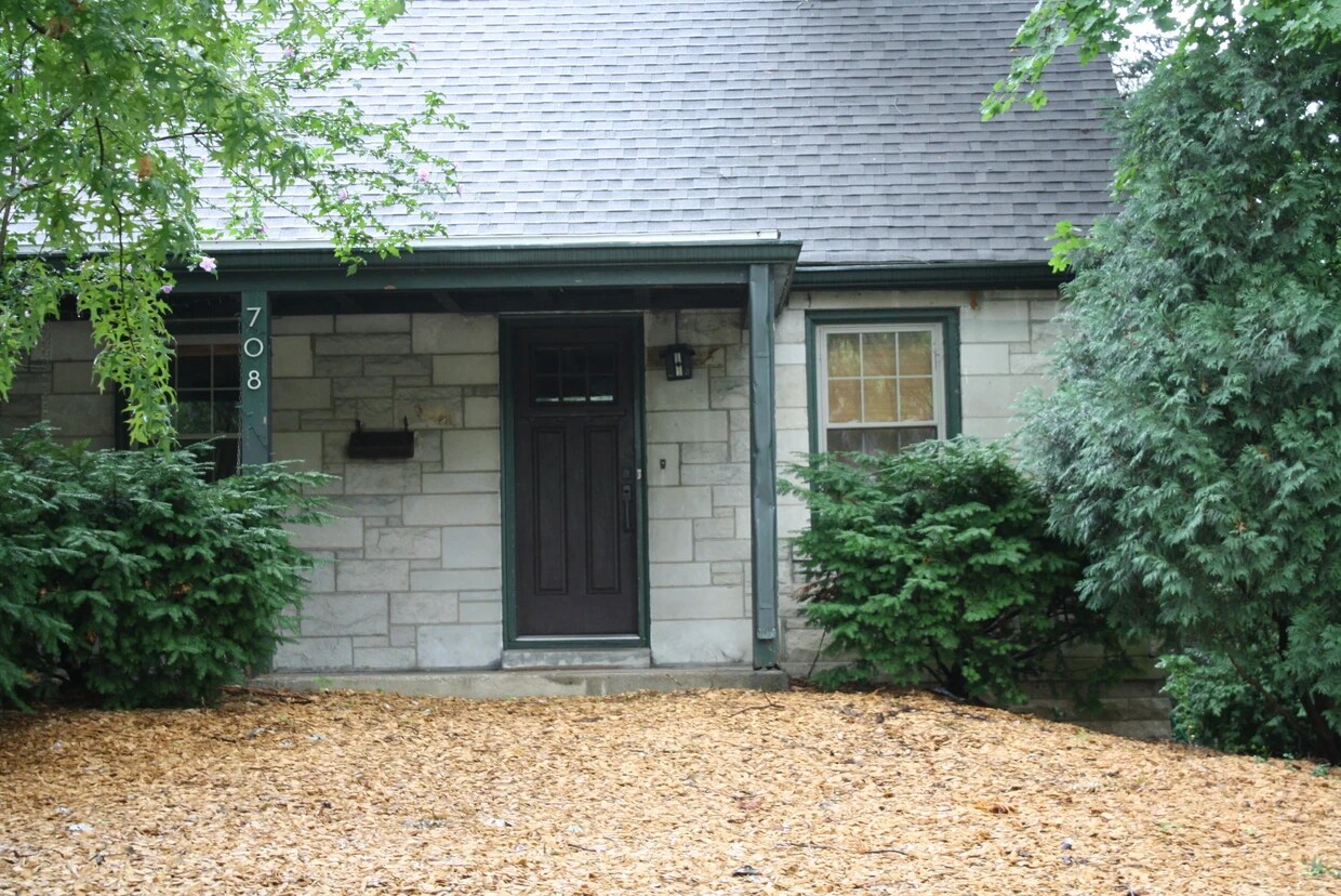 Primary Photo - 708 N Washington St