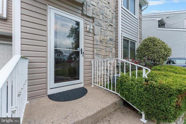 Foto del edificio - 17 Winchester Dr