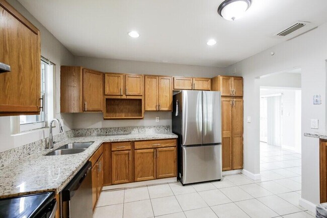 Building Photo - 141 NW 76th Terrace