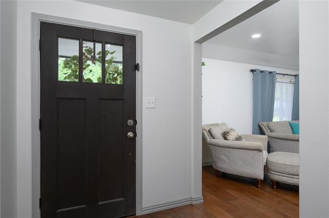 Foto del edificio - 724 Briarwood Dr