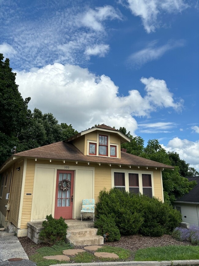 Building Photo - 105 Stanhope Ct