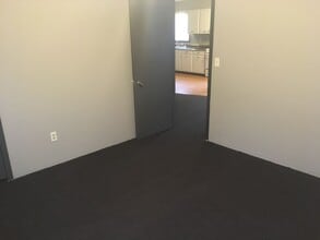 Building Photo - 290-330 N 3rd St