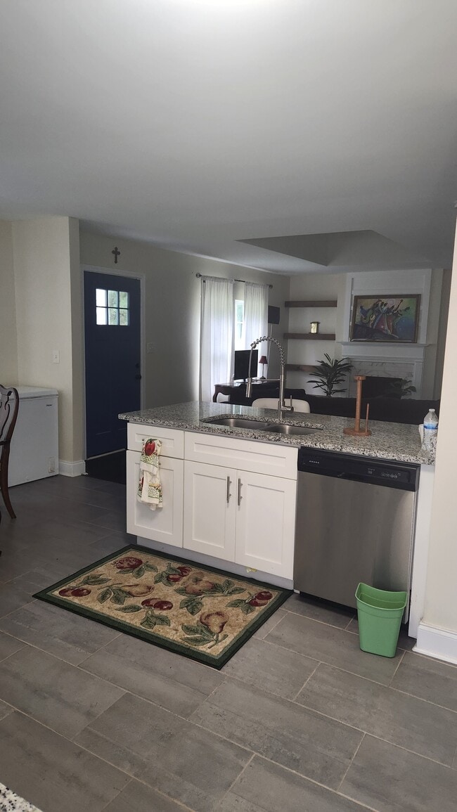 Kitchen - 1721 Beechwood Blvd SW