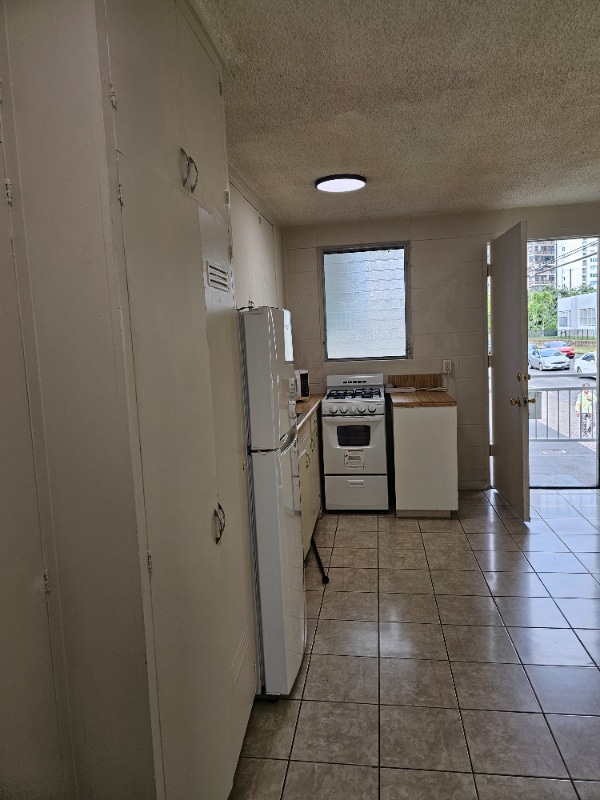 Photo - 809 Kinau St Apartment