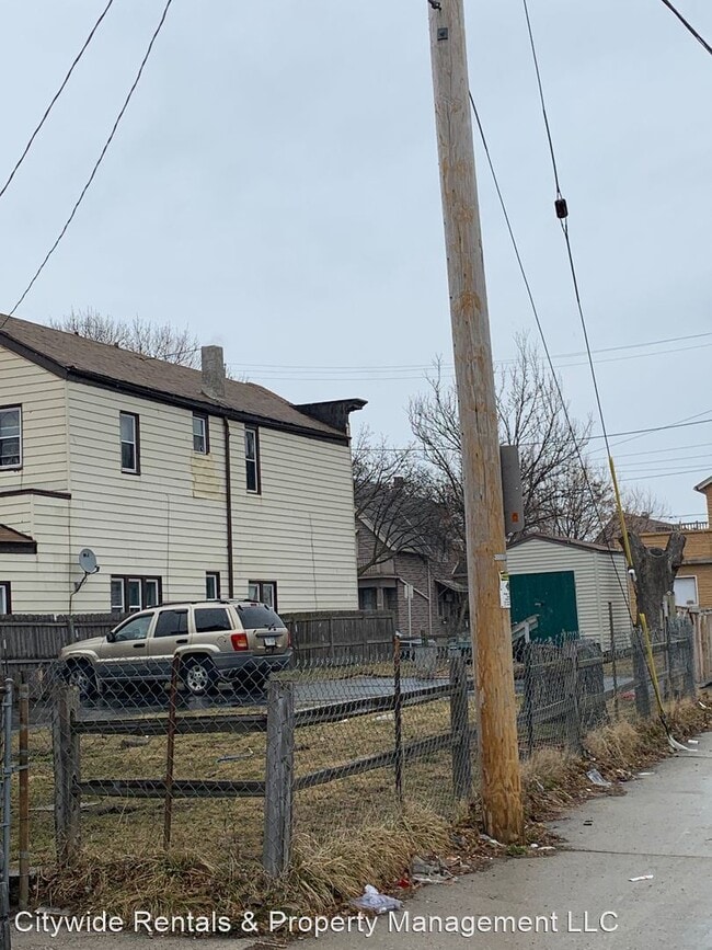 Building Photo - 2 br, 1 bath House - 1441 S. 7th St.