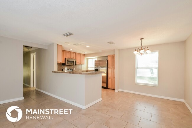 Building Photo - 4600 Sloan Ave