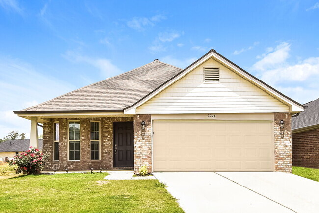 Building Photo - 7744 Ferndale Dr