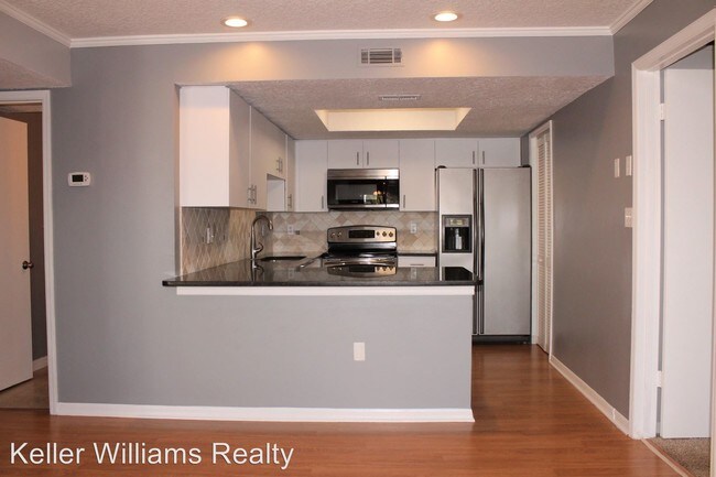 Foto del edificio - 8350 Savannah Trace Cir