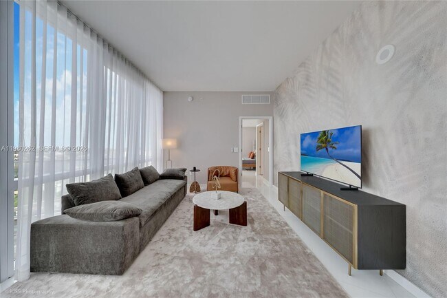 Sala de estar - 851 NE 1st Ave